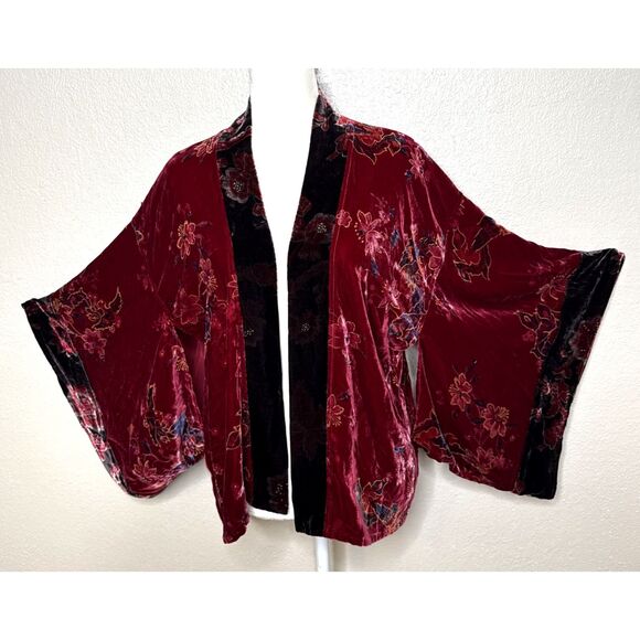 Chicos Design Kimono Size S/M Red Velvet Short Open Front Cardigan Top Jacket - Picture 1 of 11